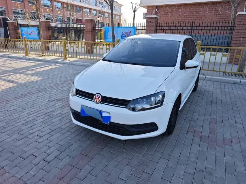 2016 Volkswagen Polo 1.4L 90HP L4 6AT
