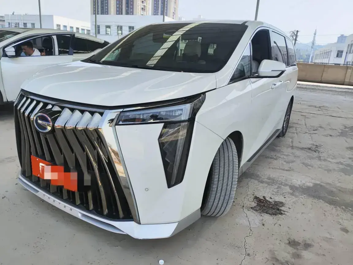 2023 GAC Trumpchi M8 2.0T 190HP L4 E-CVT Hybrid