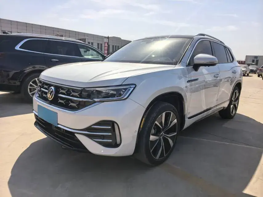 2023 Volkswagen Tayron 2.0T 220HP L4 7DCT