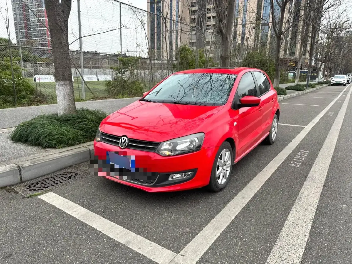 2011 Volkswagen Polo 1.4L 86HP L4 6AT