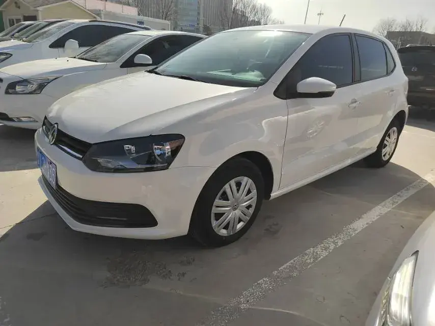 2016 Volkswagen Polo 1.4L 90HP L4 6AT