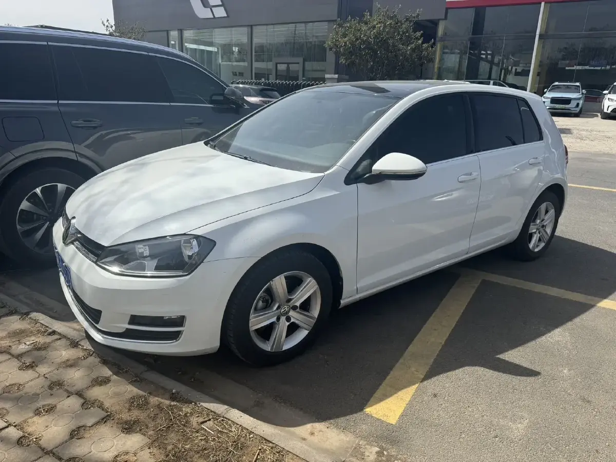 2016 Volkswagen Golf 1.4T 131HP L4 7DCT 2016 Volkswagen Golf 1.4T 131HP L4 7DCT