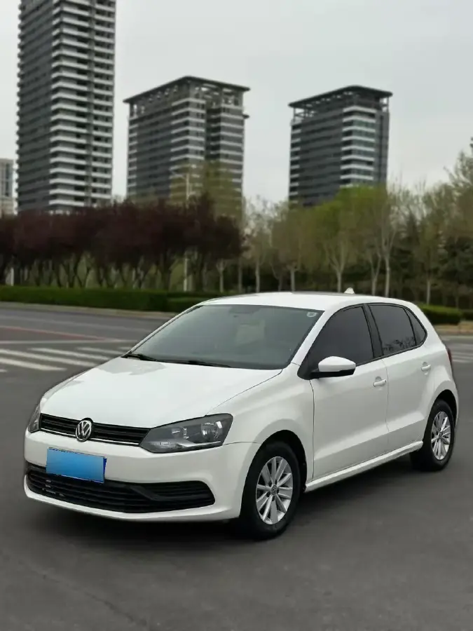 2014 Volkswagen Polo 1.4L 90HP L4 5MT