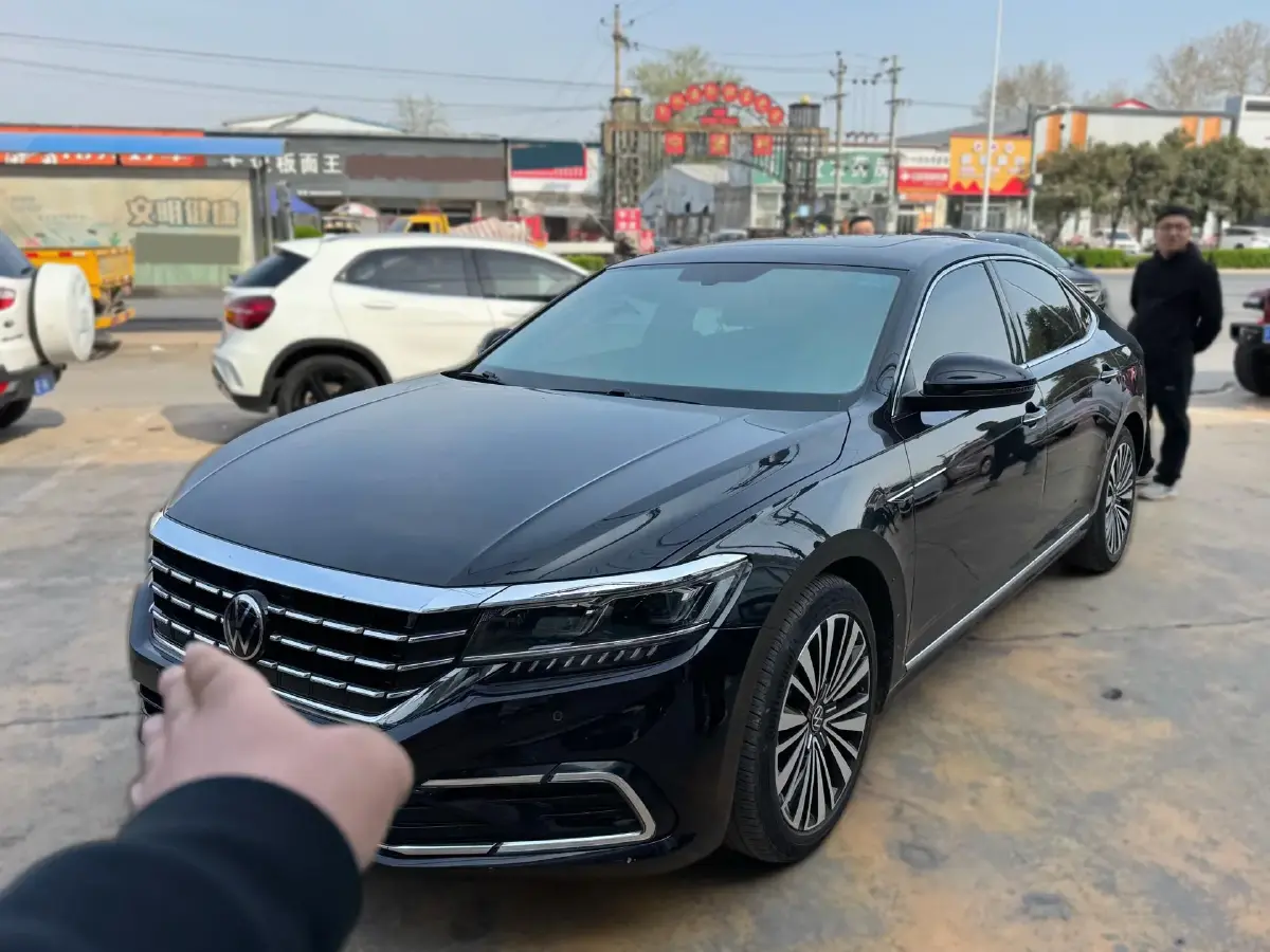 2021 Volkswagen Passat 2.0T 186HP L4 7DCT