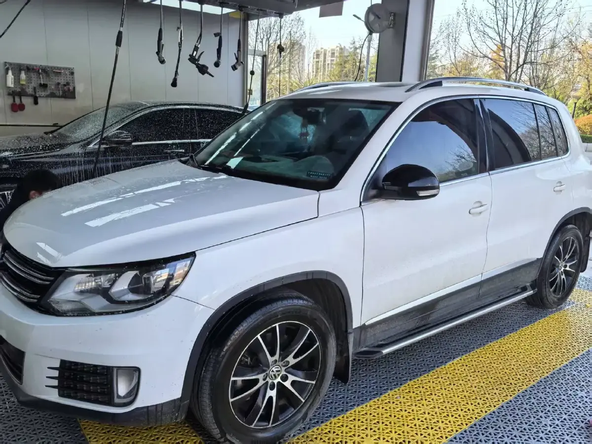 2015 Volkswagen Tiguan 1.8T 160HP L4 6AT