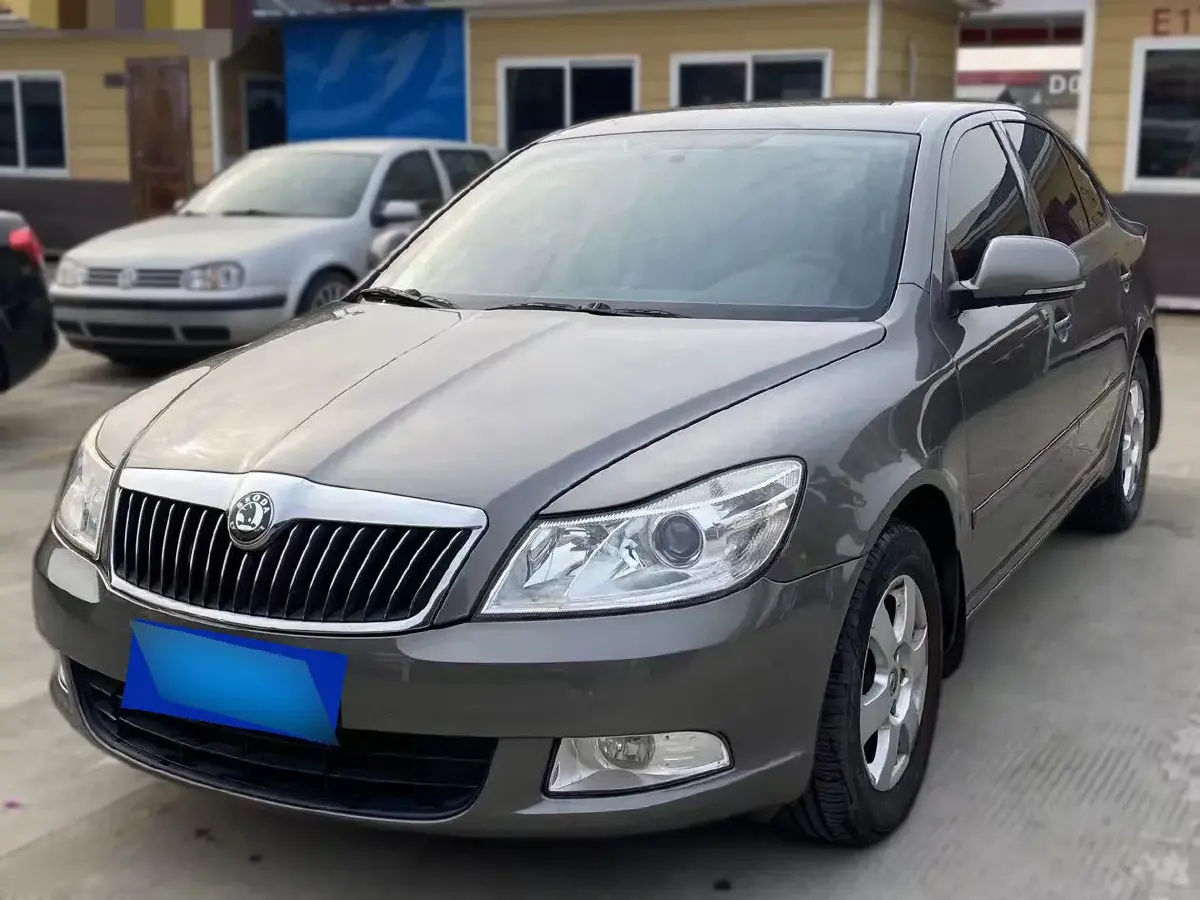 2013 Skoda Octavia 2.0L 120HP L4 5MT