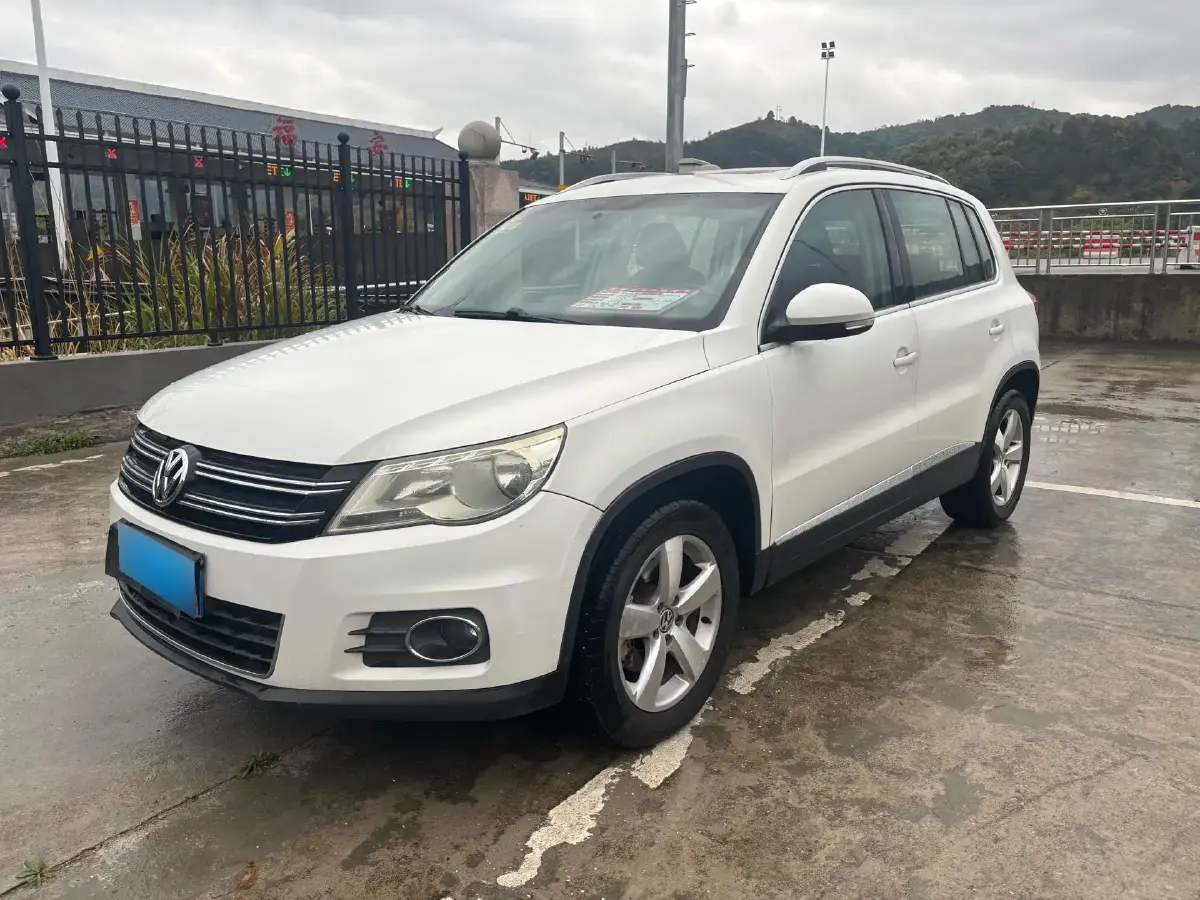 2012 Volkswagen Tiguan 1.8T 160HP L4 6AT