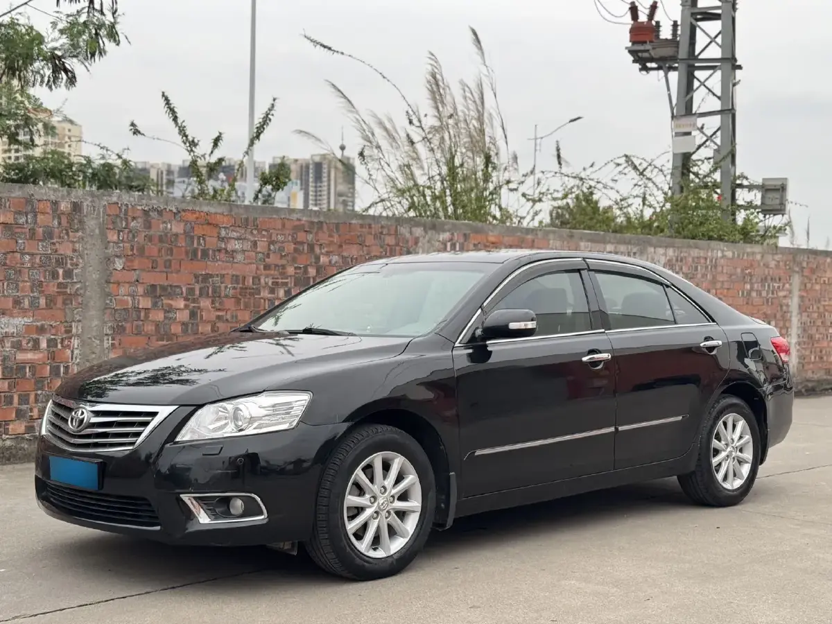 2011 Toyota Camry 2.0L 147HP L4 4AT