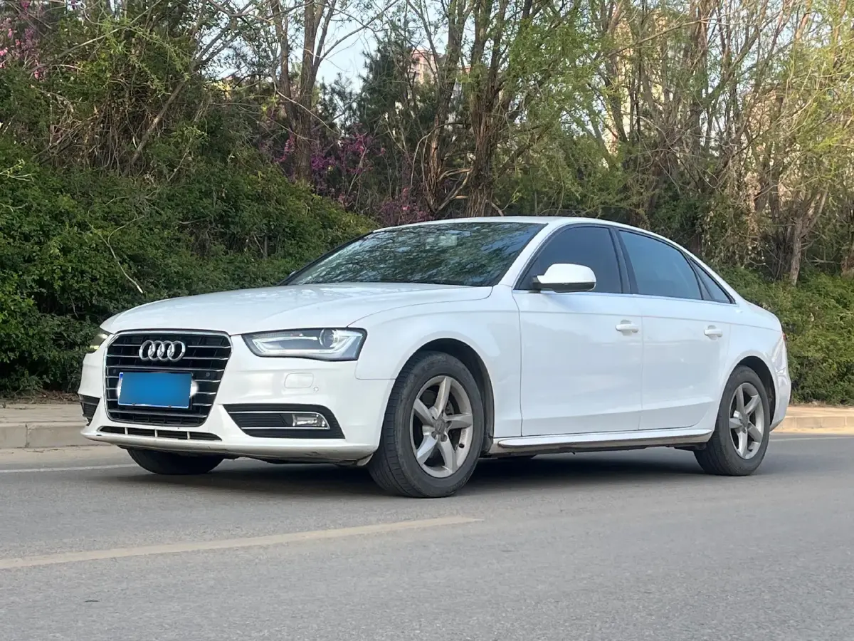 2013 Audi A4L 2.0T 180HP L4 CVT