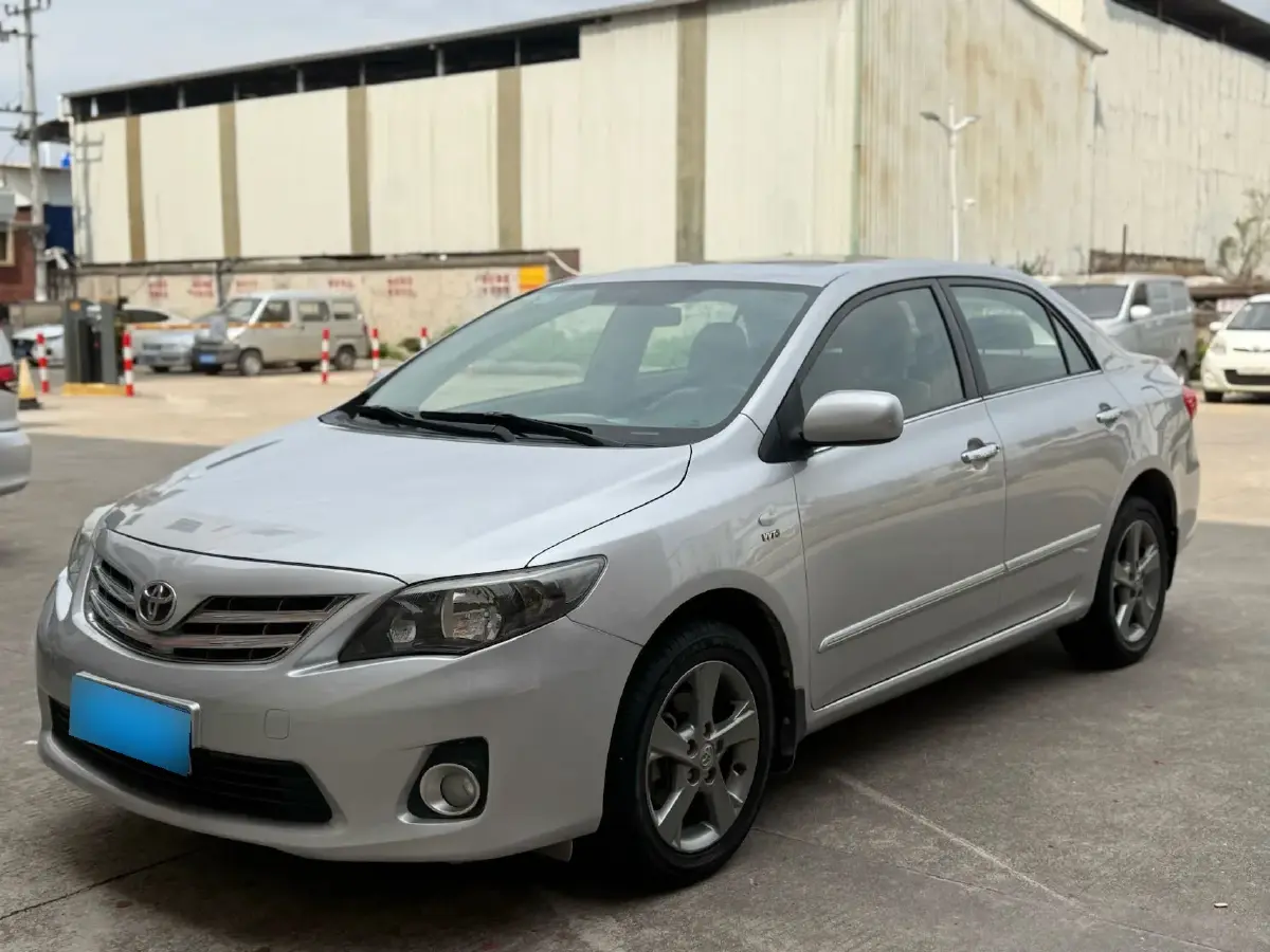 2013 Toyota Corolla 1.8L 140HP L4 CVT