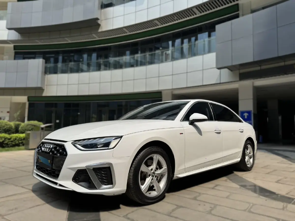 2020 Audi A4L 2.0T 150HP L4 7DCT