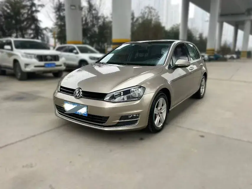 2011 Volkswagen Golf 1.6L 105HP L4 5MT