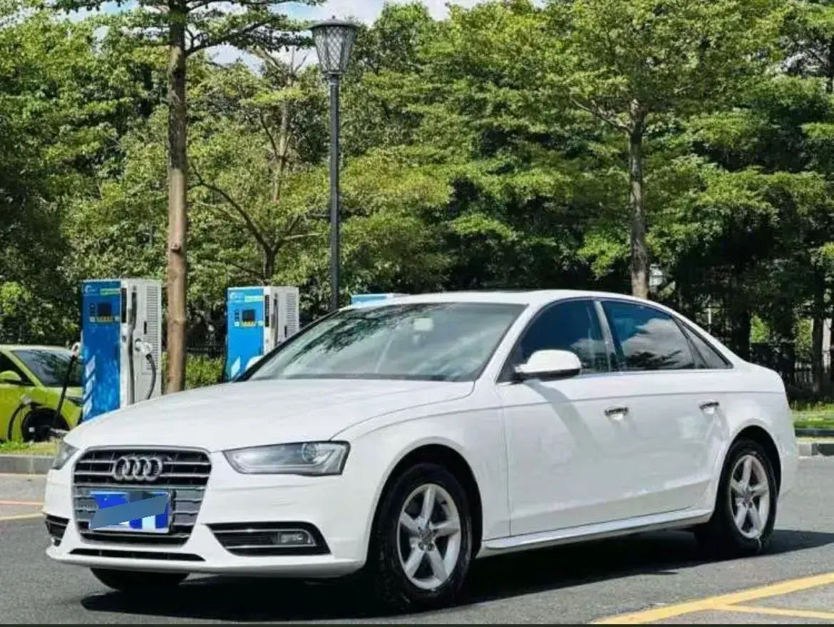 2015 Audi A4L 2.0T 180HP L4 CVT