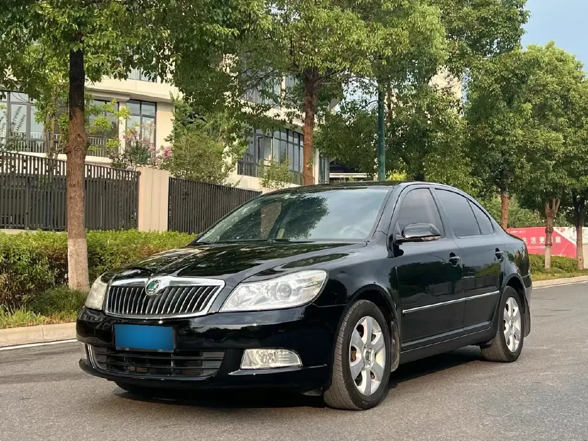 2012 Skoda Octavia 2.0L 120HP L4 6AT