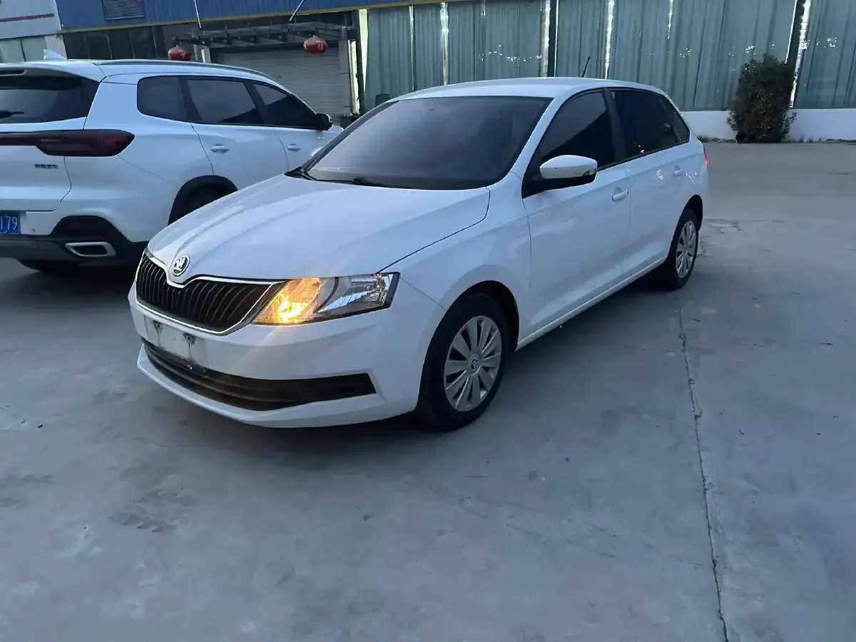 2019 Skoda Rapid Spaceback 1.5L 112HP L4 5MT