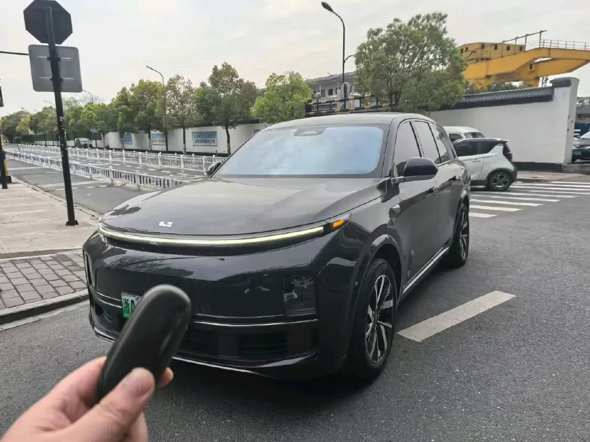 2023 Li L8 Range Extended 154HP REEV 40.9KWH