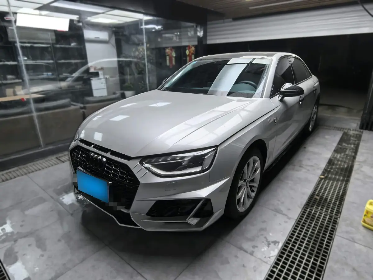 2023 Audi A4L 2.0T 190HP L4 7DCT