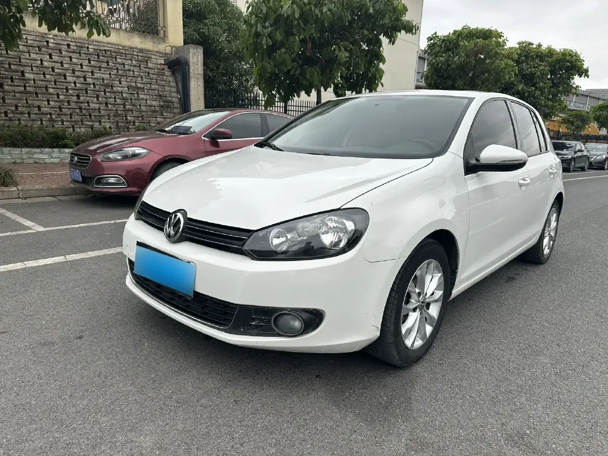 2012 Volkswagen Golf 1.4T 160HP L4 7DCT