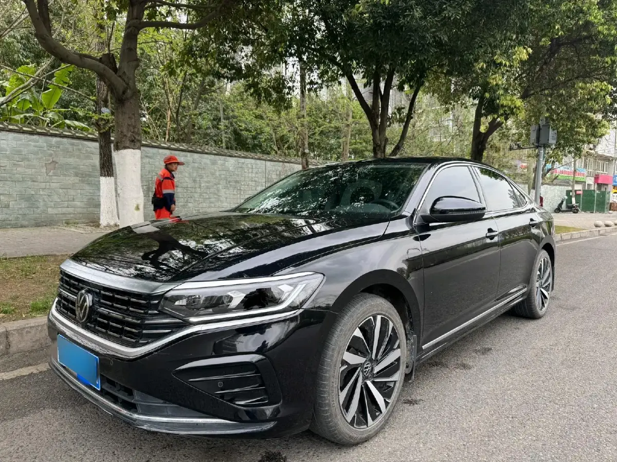 2022 Volkswagen Passat 2.0T 186HP L4 7DCT