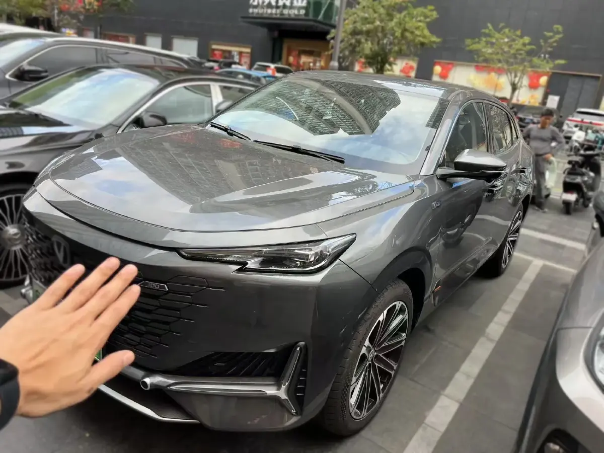 2023 ChangAn UNI-K iDD 1.5T 170HP L4 6TCT PHEV 28.39KWH