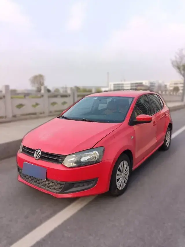 2013 Volkswagen Polo 1.4L 86HP L4 5MT
