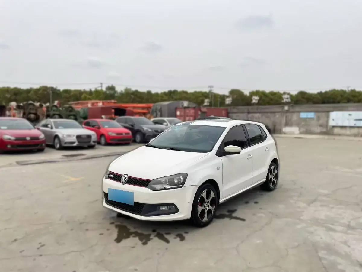 2012 Volkswagen Polo 1.4T 131HP L4 7DCT