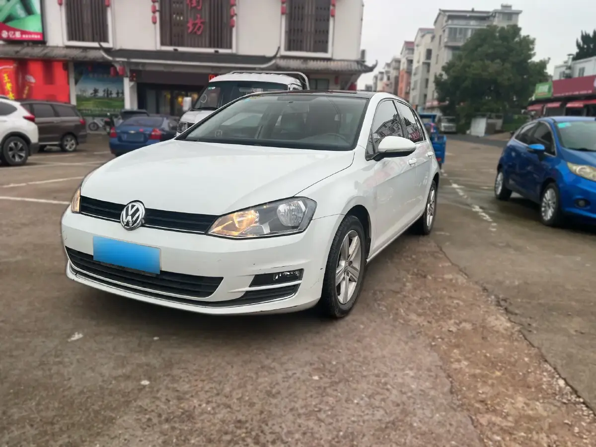 2012 Volkswagen Golf 1.6L 105HP L4 6AT