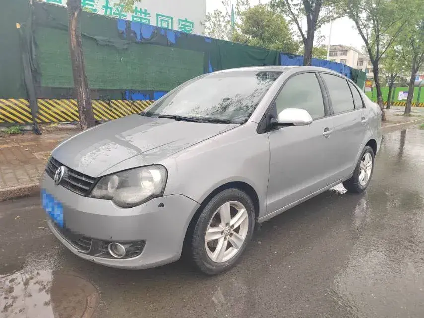 2011 Volkswagen Polo 1.6L 105HP L4 5MT