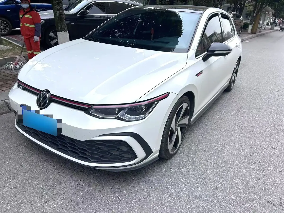 2016 Volkswagen GolfGTI 2.0T 220HP L4 7DCT
