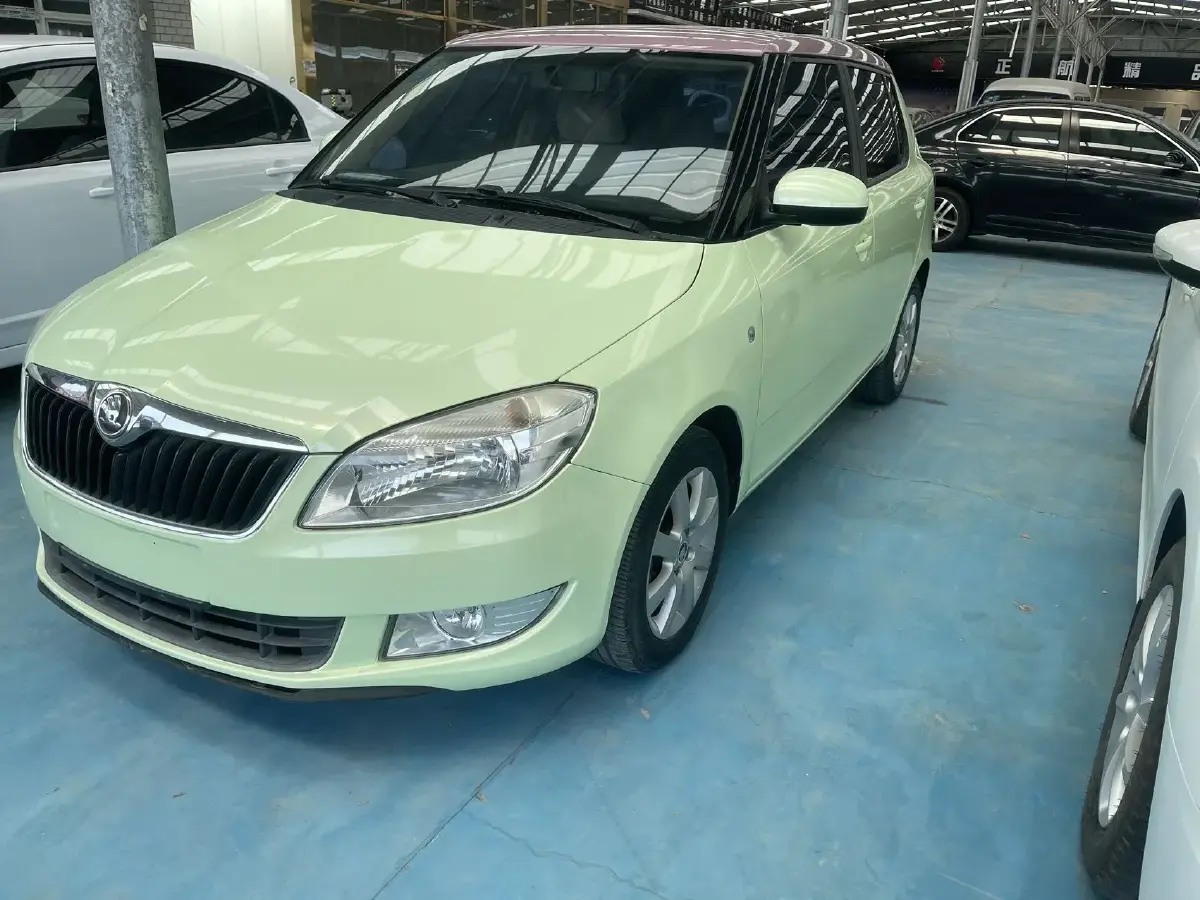 2012 Skoda Fabia 1.4L 86HP L4 6AT