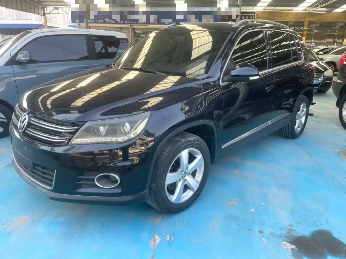 2012 Volkswagen Tiguan 2.0T 200HP L4 6AT