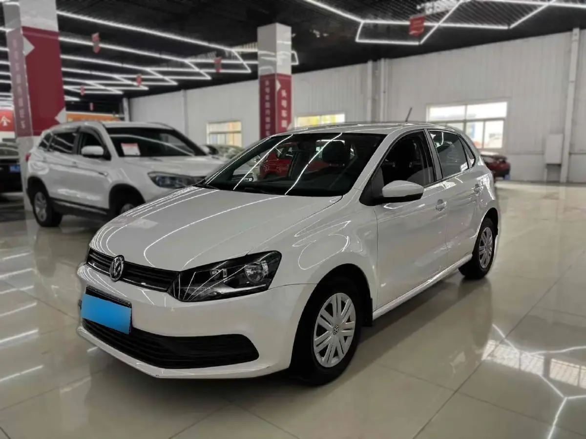 2014 Volkswagen Polo 1.4L 90HP L4 5MT