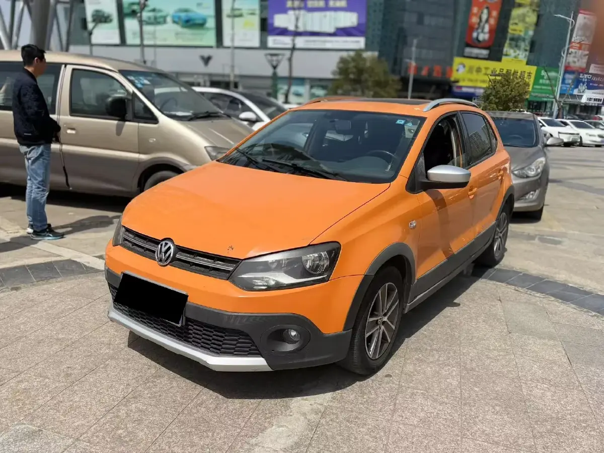 2012 Volkswagen Polo 1.6L 105HP L4 5MT