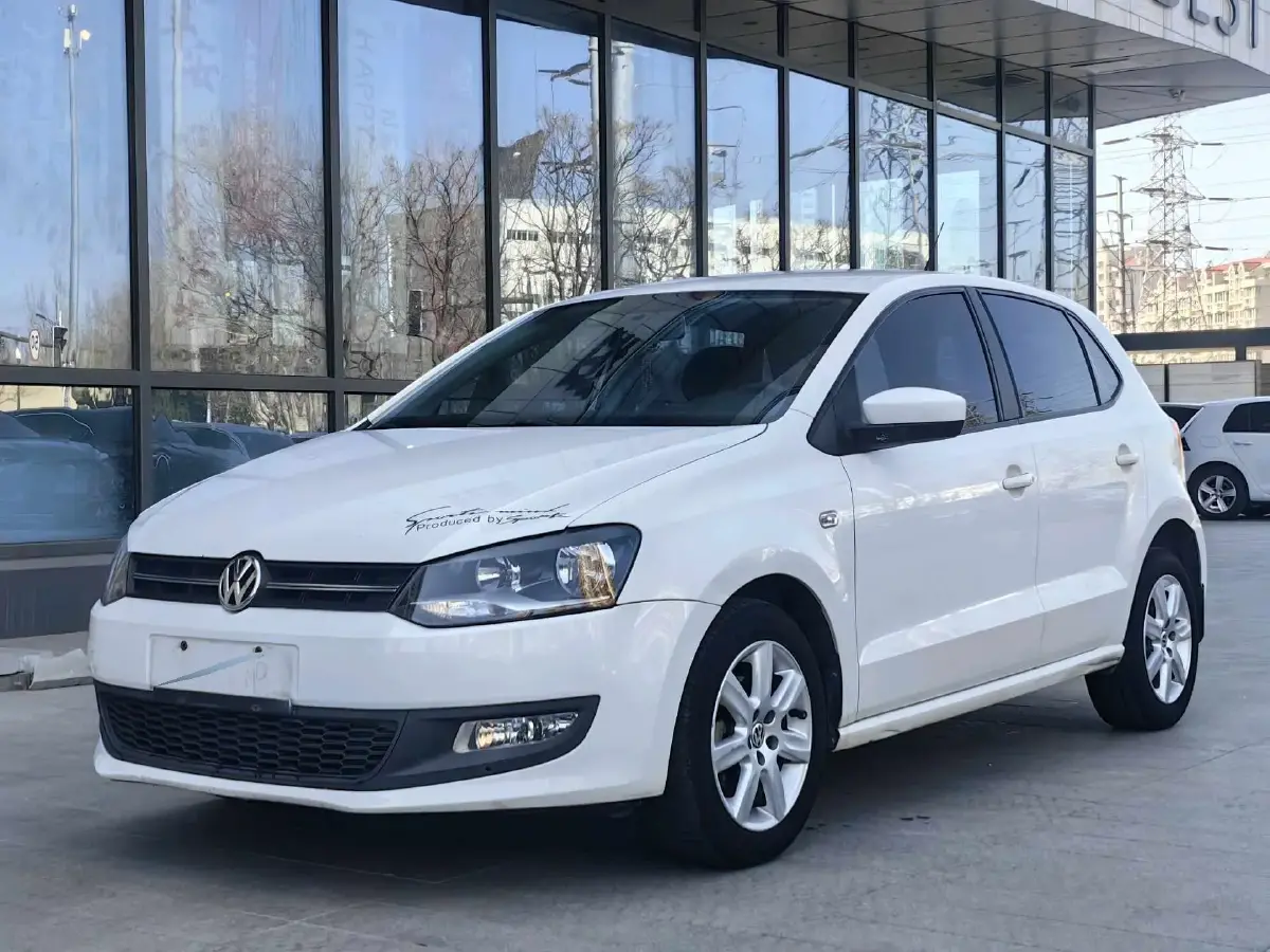 2013 Volkswagen Polo 1.4L 86HP L4 5MT
