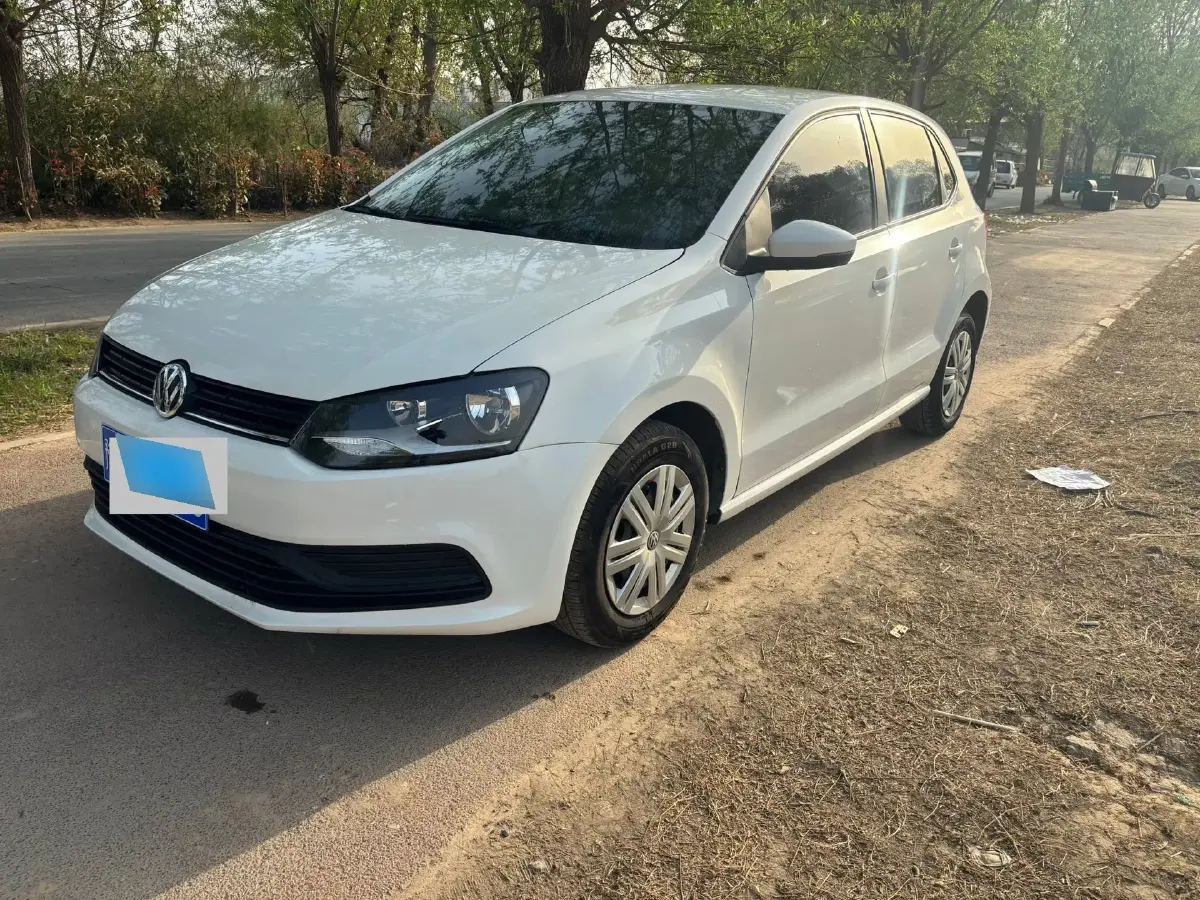 2014 Volkswagen Polo 1.4L 90HP L4 5MT