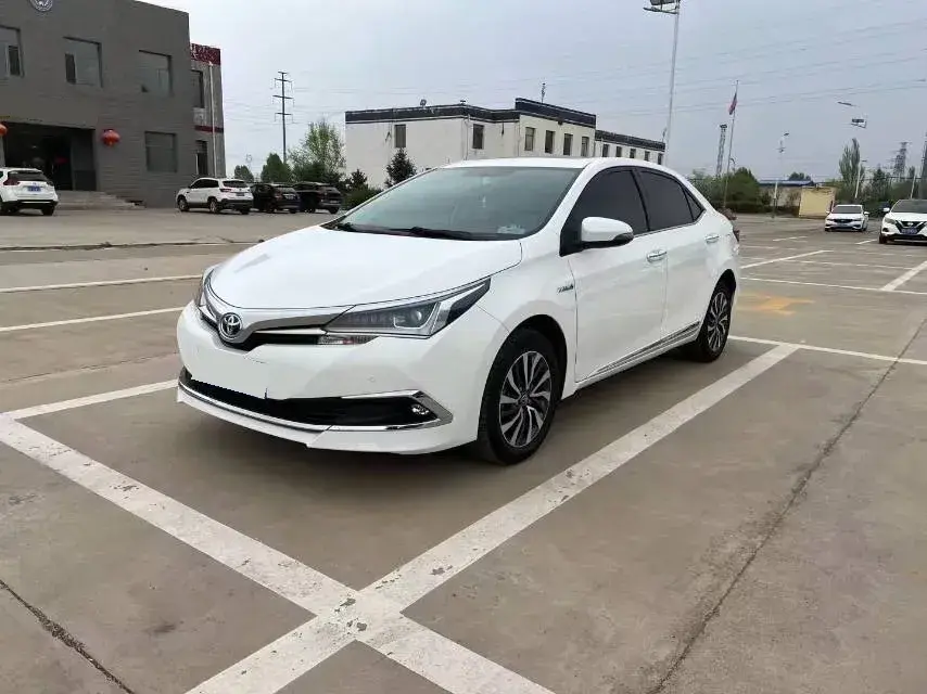 2018 Toyota Corolla 1.8L 99HP L4 E-CVT Hybrid