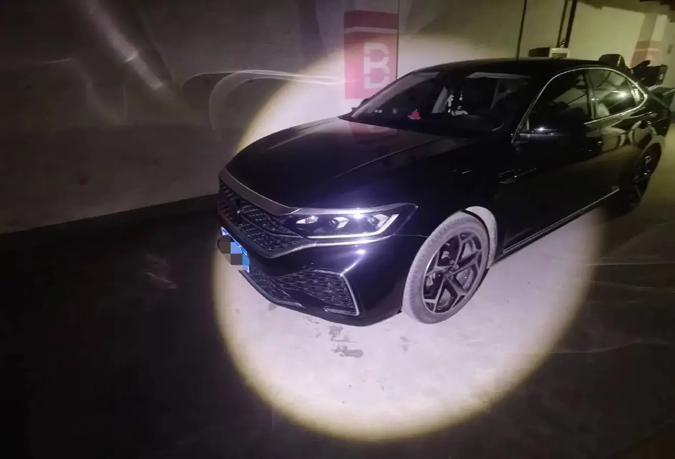 2023 Volkswagen Passat 2.0T 186HP L4 7DCT