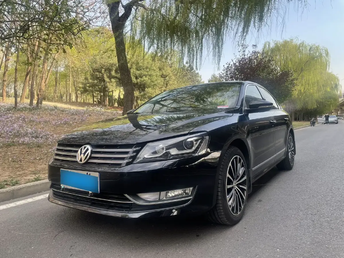 2015 Volkswagen Passat 1.8T 160HP L4 7DCT