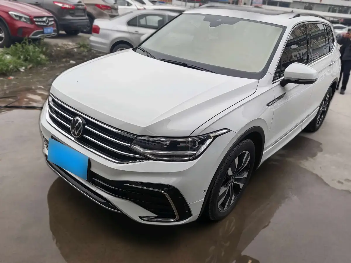 2023 Volkswagen Tiguan L 2.0T 186HP L4 7DCT