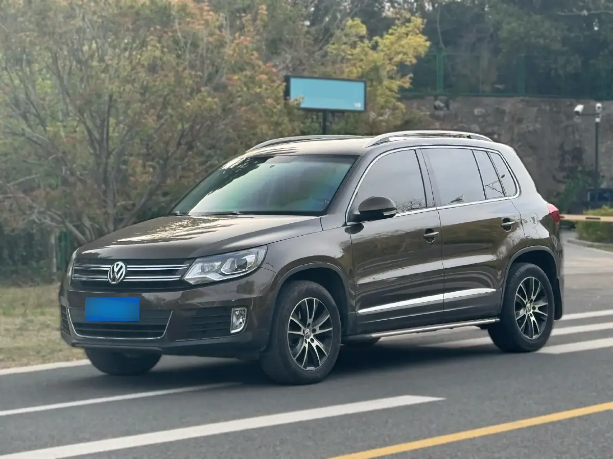 2013 Volkswagen Tiguan 2.0T 200HP L4 6AT