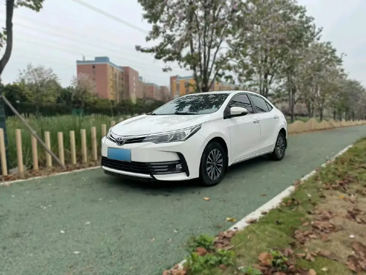 2017 Toyota Corolla 1.2T 116HP L4 6MT