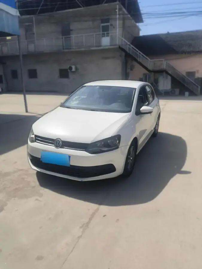 2014 Volkswagen Polo 1.4L 90HP L4 5MT