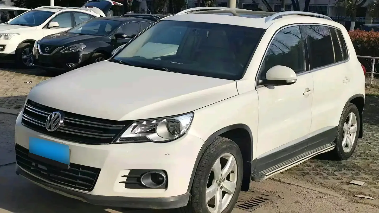2010 Volkswagen Tiguan 2.0T 200HP L4 6AT