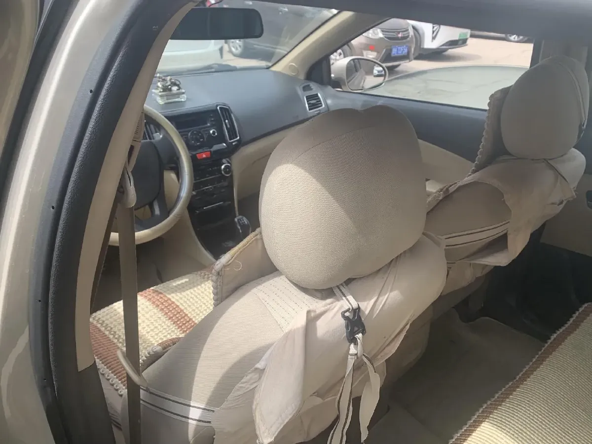 2015 Chery E3 1.5L 109HP L4 5MT,autocango,china used car exporter,china ev exporter,chinese used car exporter,chinese used ev exporter