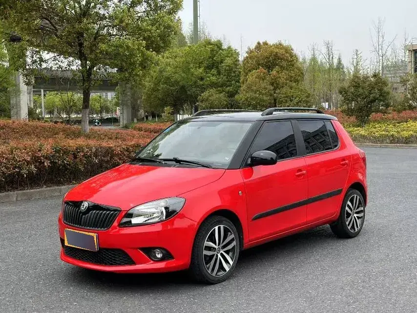 2014 Skoda Fabia 1.6L 105HP L4 6AT