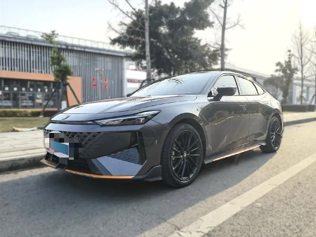 2022 ChangAn UNI-T 1.5T 188HP L4 7DCT