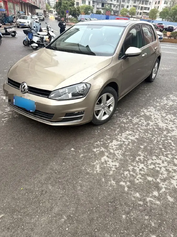 2014 Volkswagen Golf 1.4T 131HP L4 7DCT