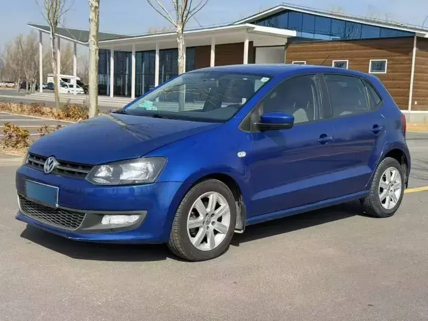 2011 Volkswagen Polo 1.4L 86HP L4 6AT