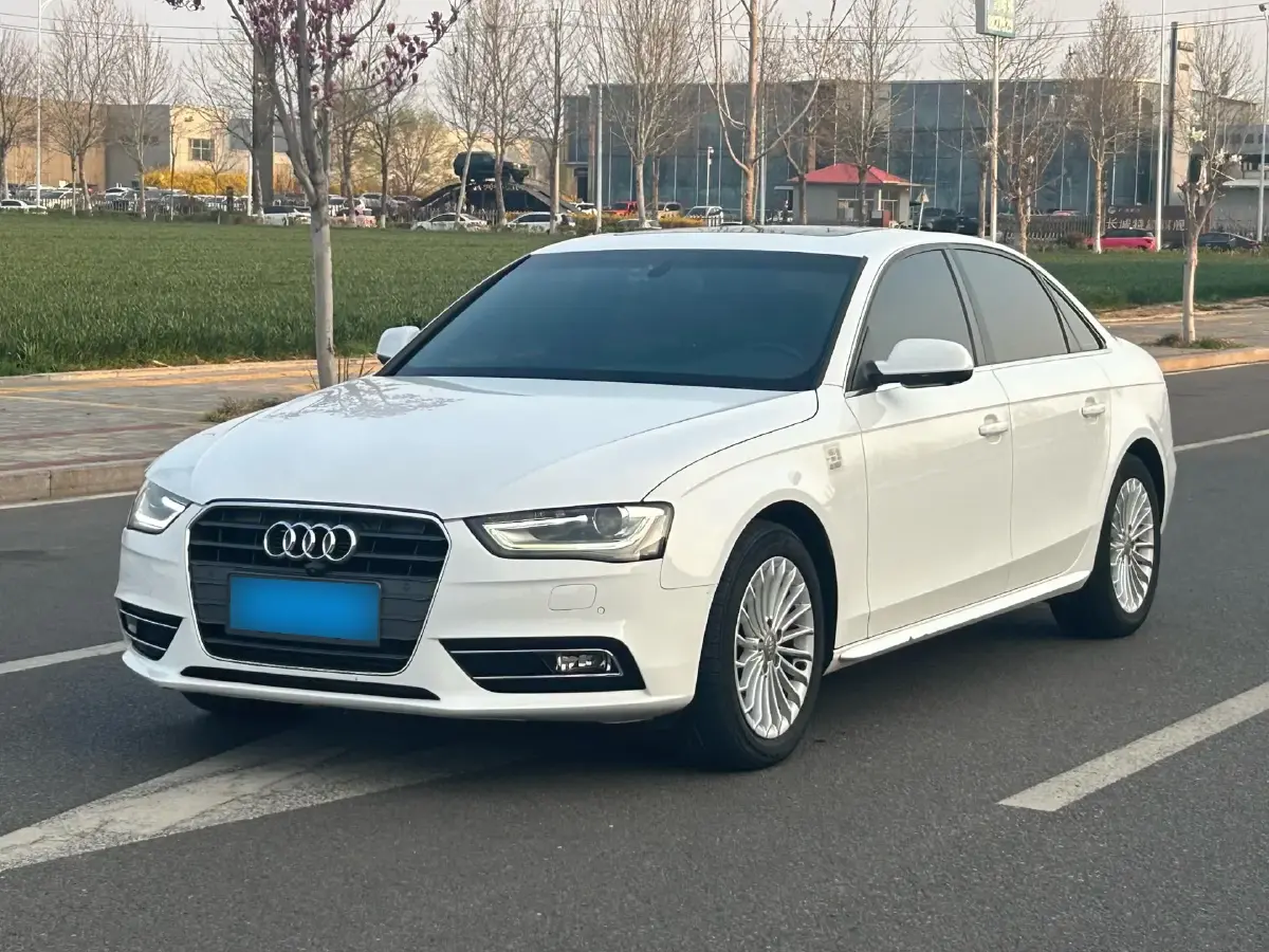 2010 Audi Q5 2.0T 211HP L4 7DCT