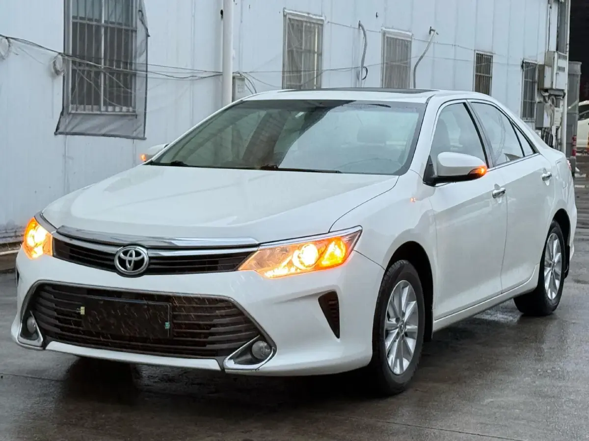 2015 Toyota Camry 2.0L 167HP L4 6AT